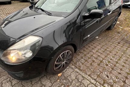 Renault Clio 157.000 km 1.990 &euro; Hanau 63452