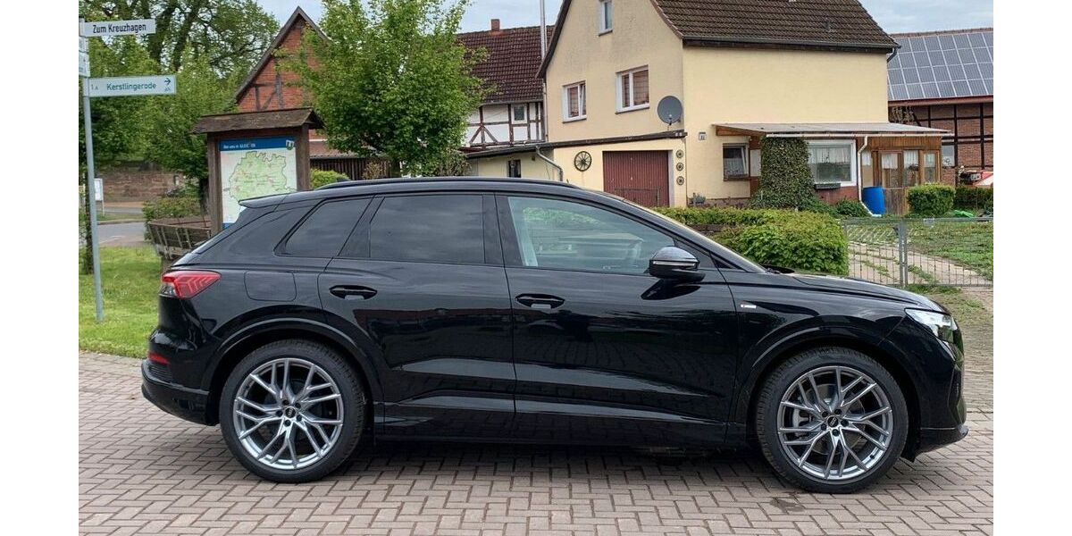 Audi Q4 1 km 57.599 &euro; Beienrode bei Göttingen 37130