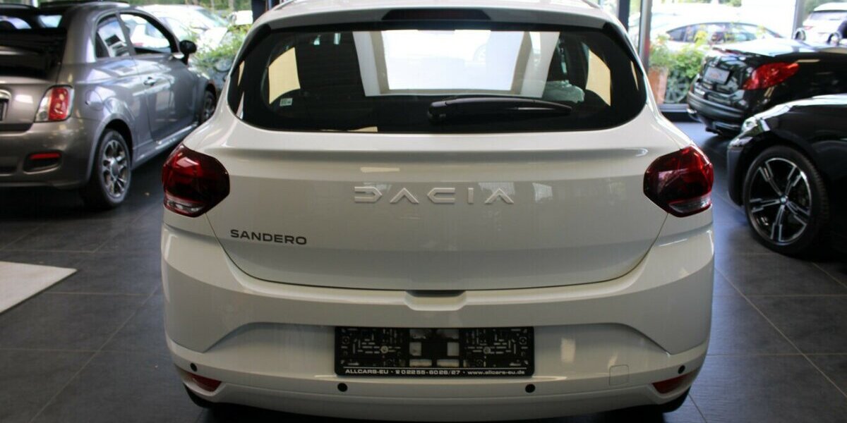 Dacia Sandero SCe 65 Essential - Klima - 18.622 km 13.480 &euro; Euskirchen 53881