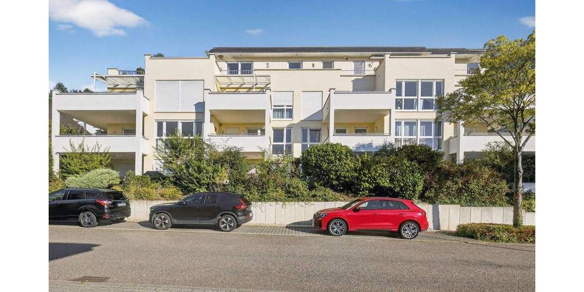 Seltene Gelegenheit! - Seniorenfreundliche 4-Zimmer-Wohnung mit 2 Balkonen, TG-Stellplatz, Aufzug! 4 zimmer