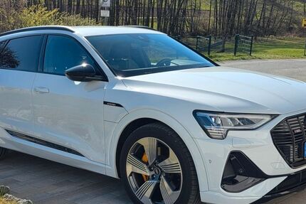 Audi e-tron 39.800 km 29.990 &euro; Dautphetal 35232