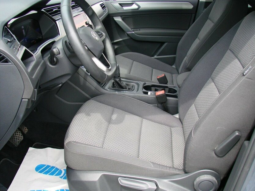 Touran 1.5TSI Comfortline 7-Sitzer Pano Standheizu