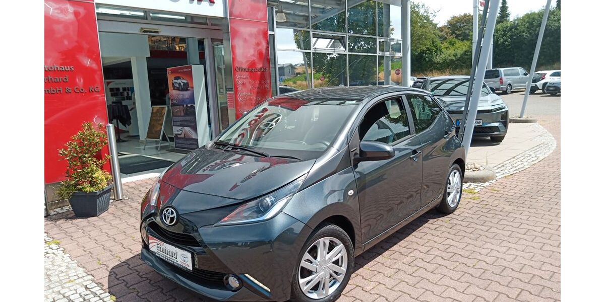 Toyota Aygo (X) 98.585 km 8.990 &euro; Brensbach 64395