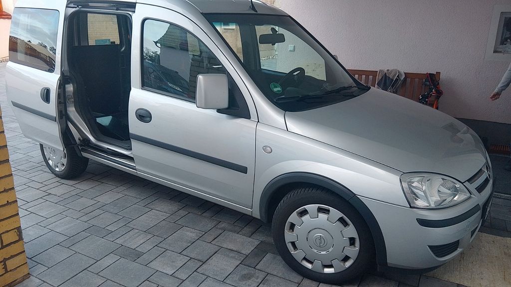 Opel Combo 18.500 km 8.800 &euro; Oschatz 04758