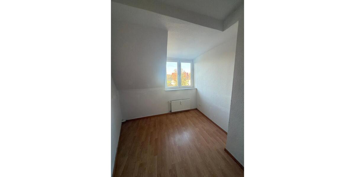 Dachgeschoßwohnung Essen Stadtbezirk VII - 5 Zimmer, 100 m&sup2;, 695&euro; | Angebot:24884993