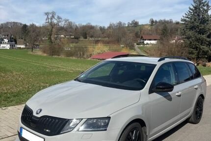 Skoda Octavia 98.000 km 21.500 &euro; Konstanz 78465