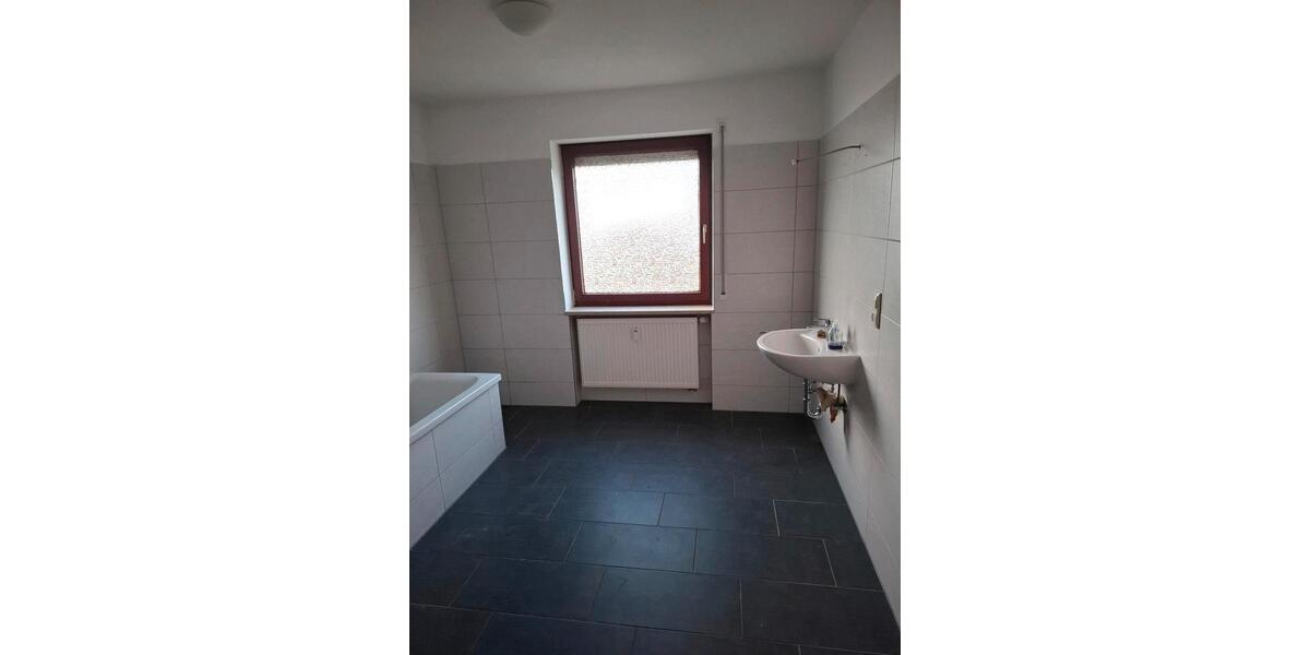 Etagenwohnung Landau an der Isar - 3 Zimmer, 86 m&sup2;, 900&euro; | Angebot:25632221