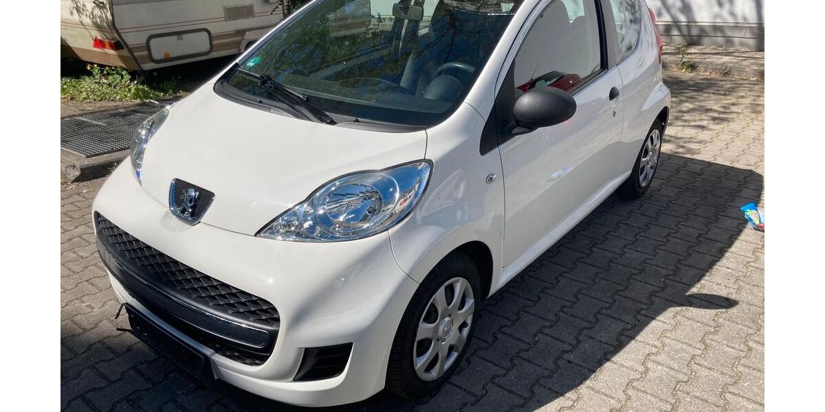 Peugeot 107 90.000 km 2.650 &euro; München 81241