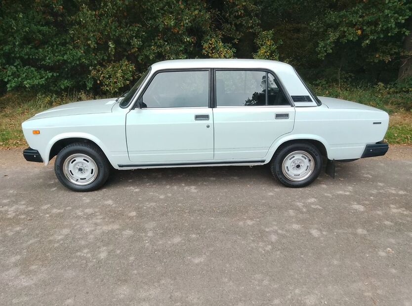 Lada 2107 35.100 km 7.500 € Spelle 48480
