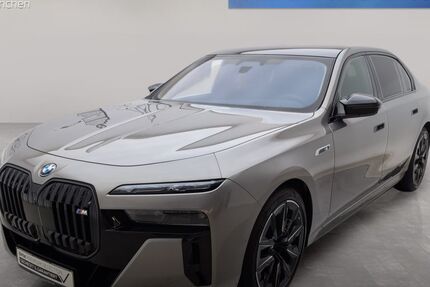 BMW i7 10.066 km 131.510 € München 80939