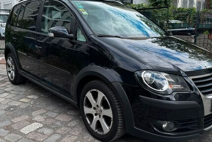 VW Touran 234.000 km 4.999 &euro; Berlin 13187