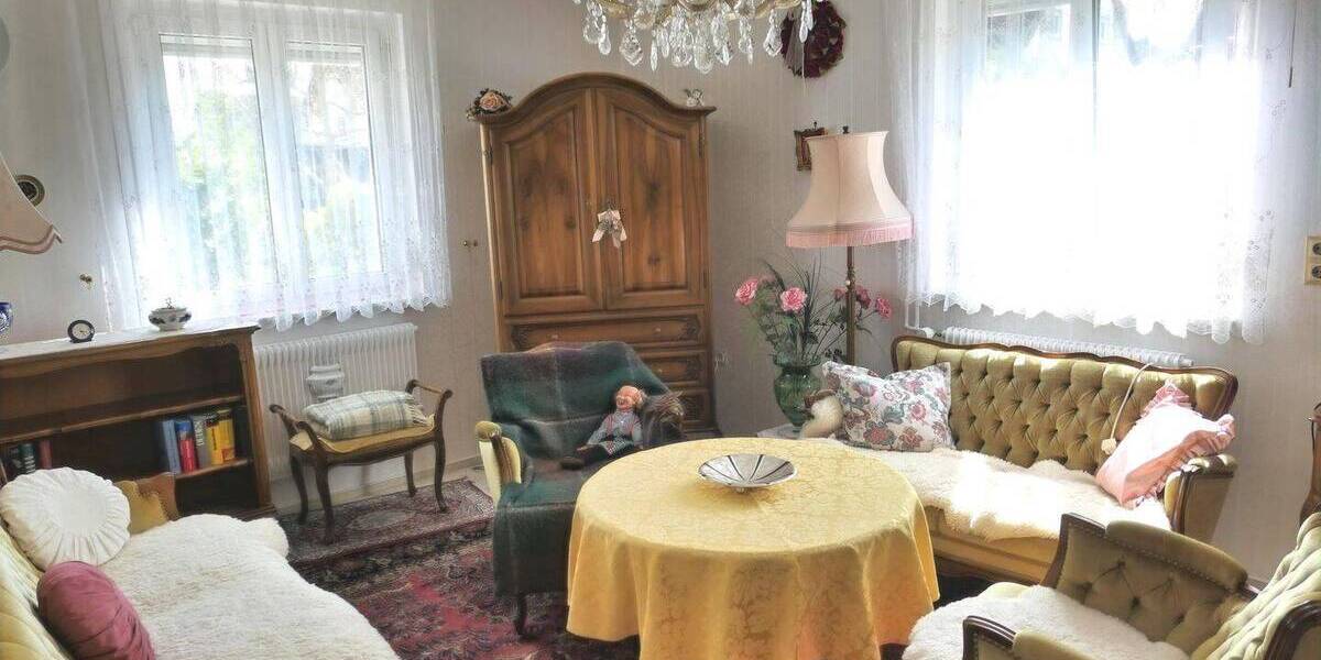 Doppelhaushälfte Trossingen - 9 Zimmer, 140 m&sup2;, 319.000&euro; | Angebot:26358877