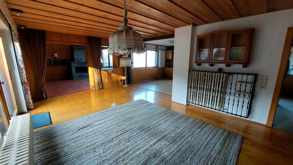 Einfamilienhaus Hammelburg - 5 Zimmer, 165 m&sup2;, 220.000&euro; | Angebot:26701884
