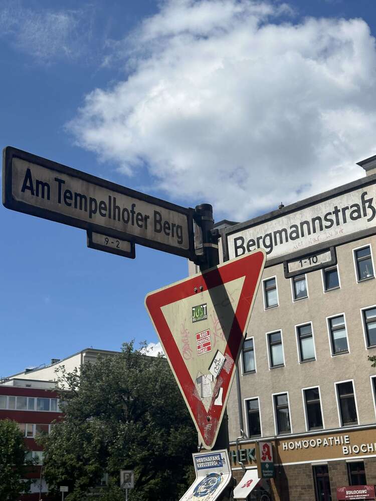 Halle in Berlin 165 € 17.21 m²