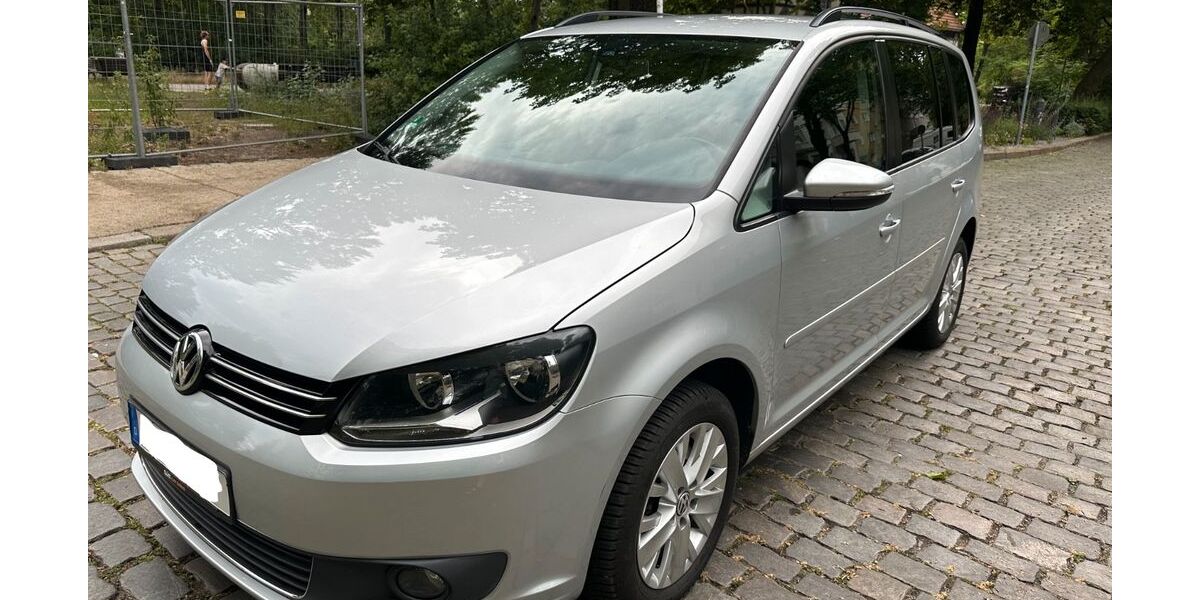 VW Touran 106.000 km 7.890 &euro; Berlin 10961