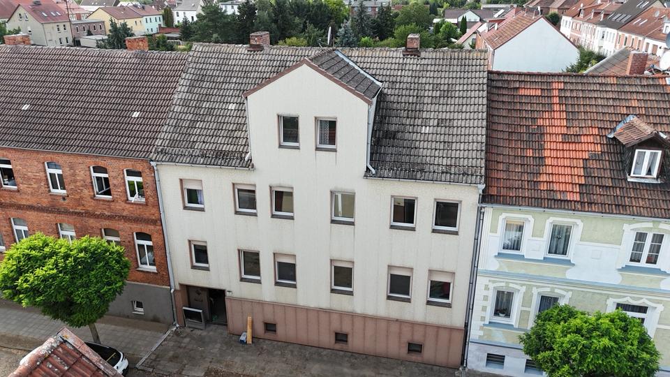 Mehrfamilienhaus, Wohnhaus Tangerhütte - 8 Zimmer, 220 m&sup2;, 151.000&euro; | Angebot:26974208