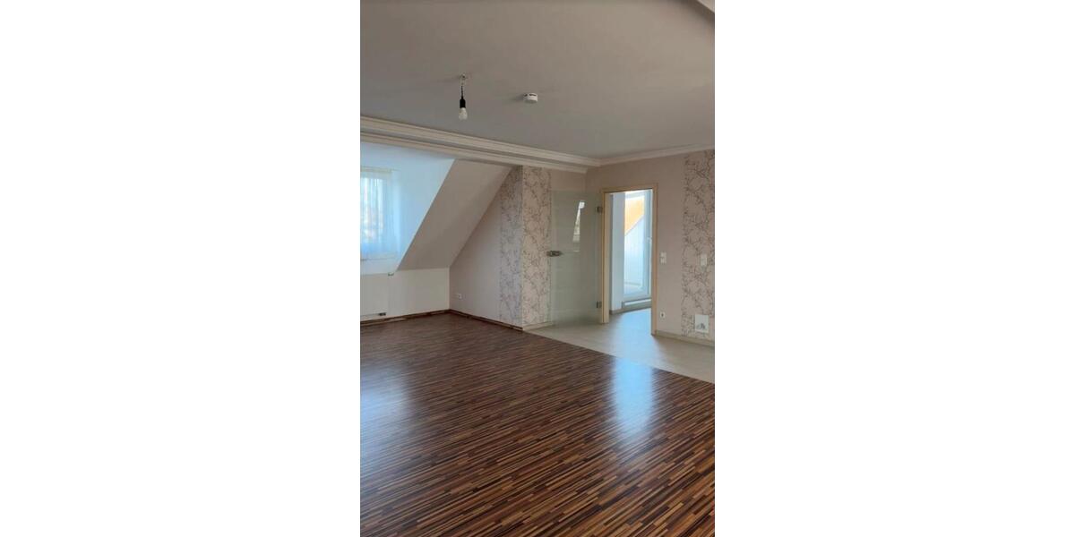 Dachgeschoßwohnung Harsewinkel - 4 Zimmer, 120 m&sup2;, 900&euro; | Angebot:26679368