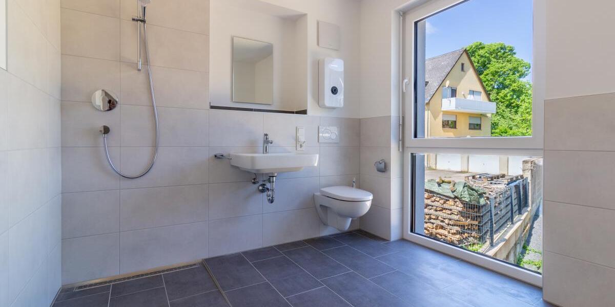 Neues vermietetes 3-Familienhaus als KFW 55 Energiesparhaus in ruhiger Lage Trier-Kernscheid - Mehrfamilienhaus, Wohnhaus Trier Kürenz | Angebot:18822982