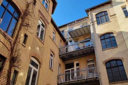 2 Zimmerwohnung- ruhig im Hinterhaus aber zentral zwischen Marktplatz und Reileck gelegen! 2 zimmer