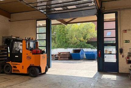 Vielseitiges Hallenareal mit Wohnhaus, Bürotrakt und großzügigen Außenflächen zimmer