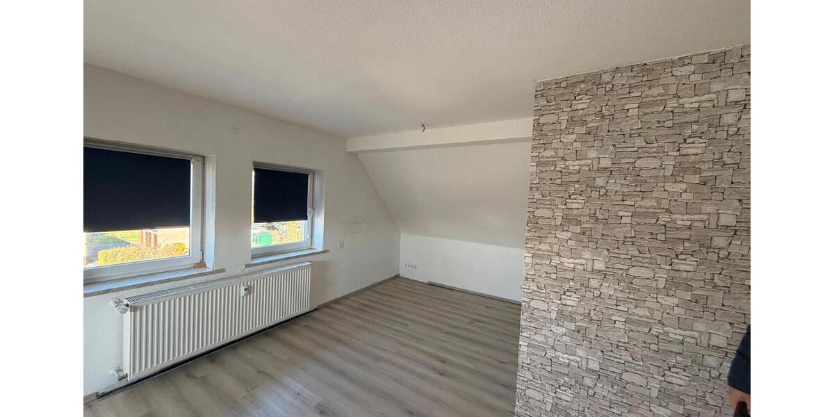 Dachgeschoßwohnung Südliches Anhalt - 3 Zimmer, 73 m&sup2;, 400&euro; | Angebot:26200051
