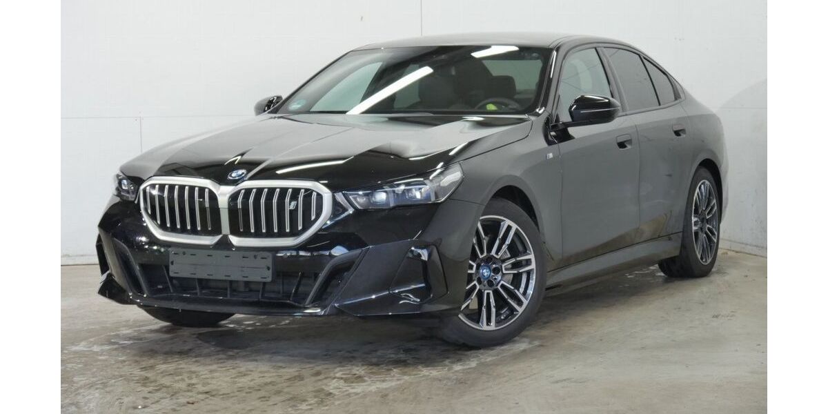 BMW i5 21.500 km 59.950 &euro; Dillingen 89407