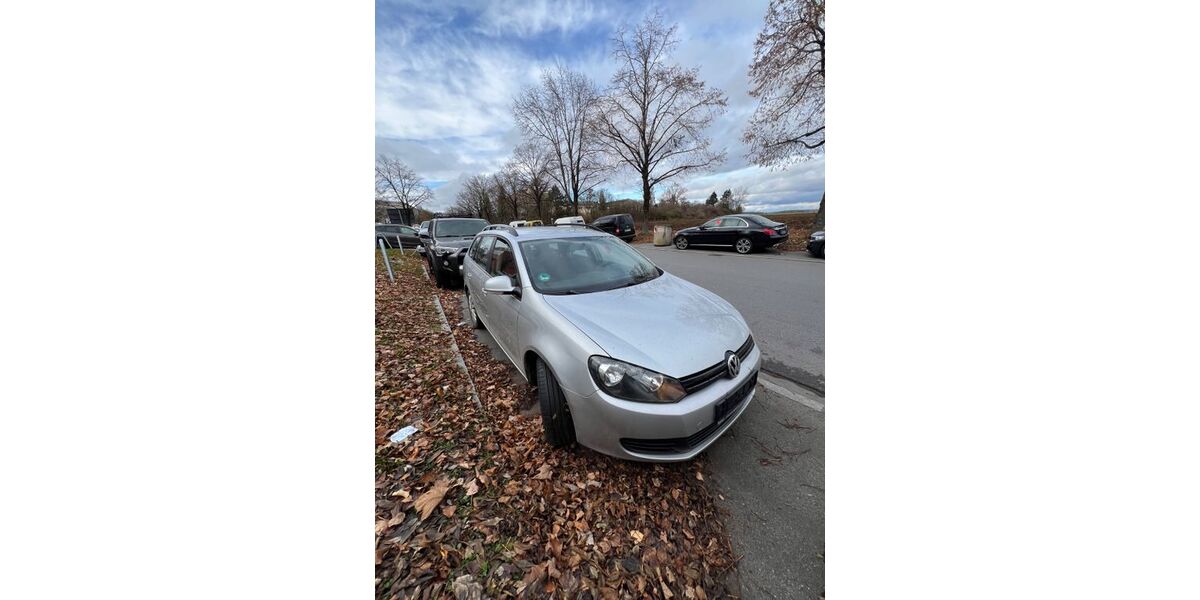 VW Golf 221.900 km 4.300 &euro; München 81379