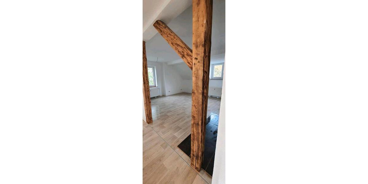 Dachgeschoßwohnung Allstedt - 4 Zimmer, 84 m&sup2;, 560&euro; | Angebot:26066350