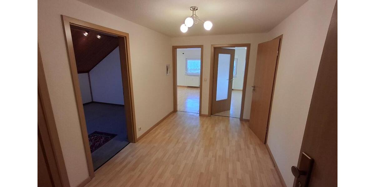 Dachgeschoßwohnung Jünkerath - 3 Zimmer, 70 m&sup2;, 380&euro; | Angebot:25402027