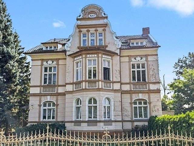 Einfamilienhaus Forst - 12 Zimmer, 387 m&sup2;, 279.000&euro; | Angebot:27242245