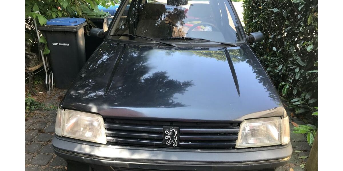Peugeot 205 123.743 km 5.400 &euro; Würselen 52146