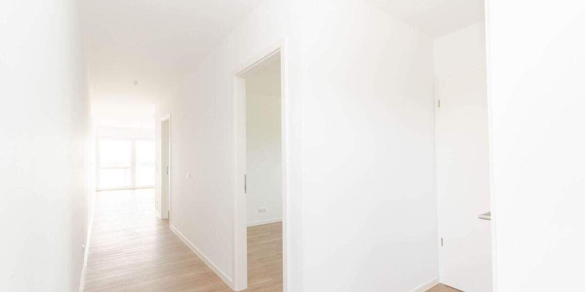 ERSTKLASSIG UND EINZIGARTIG 3-Raum-Wohnung mit Südbalkon, Weitblick & PKW-Stellplatz 3 zimmer