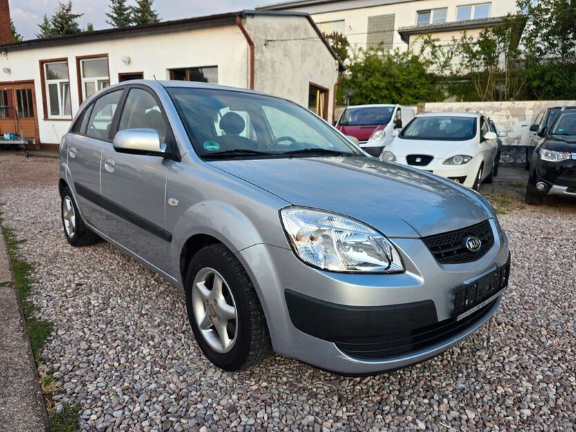 Kia Rio 135.000 km 2.500 € Waltershausen 99880
