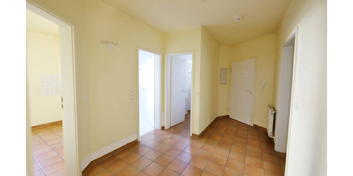 Etagenwohnung Lage - 2 Zimmer, 68 m&sup2;, 95.000&euro; | Angebot:26751736