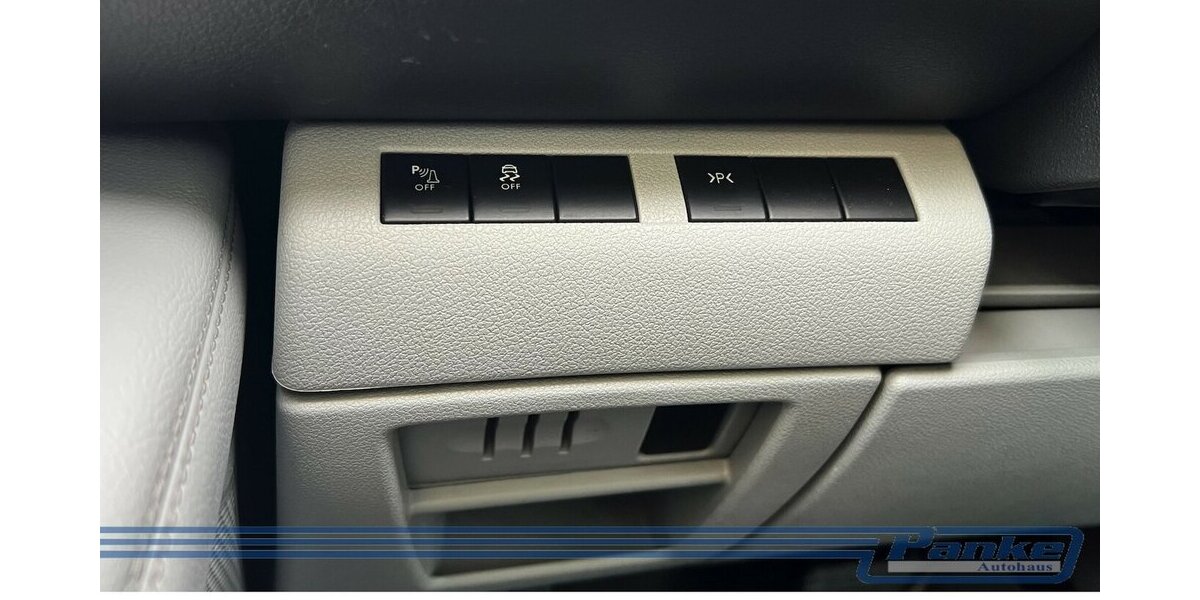 Peugeot 3008 Allure*Leder*HUD*Pano*BVi-Xenon*R-Cam* 139.265 km 10.980 &euro; Berlin 13187