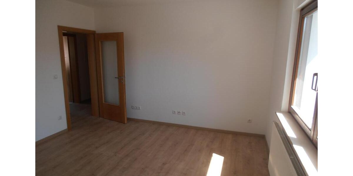 Etagenwohnung Weiden in der Oberpfalz - 2 Zimmer, 67 m&sup2;, 500&euro; | Angebot:26394256
