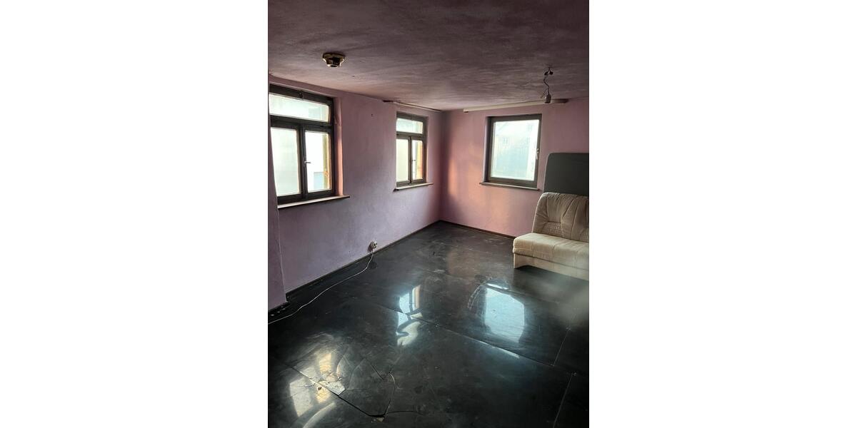 Einfamilienhaus Lauingen (Donau) - 4 Zimmer, 90 m&sup2;, 95.000&euro; | Angebot:25614692