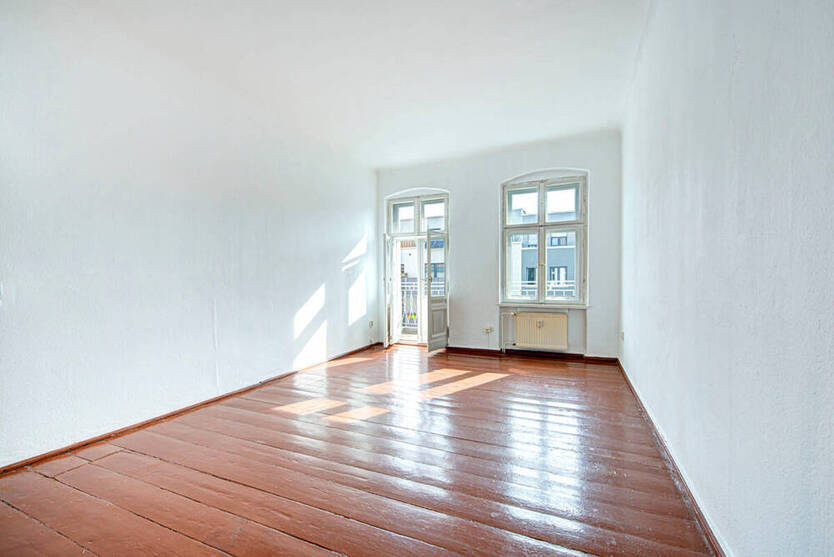 Sonnige BalkonWohnung in Friedrichshain: BEZUGSFREIE 2-Zimmer-Gründerzeit-Wohnung + PROVISIONSFREI