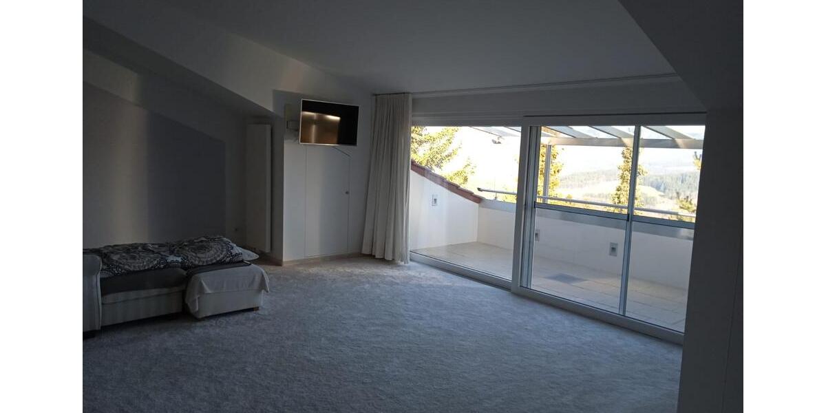 Villa Viechtach - 9 Zimmer, 400 m&sup2;, 1.250.000&euro; | Angebot:26548132