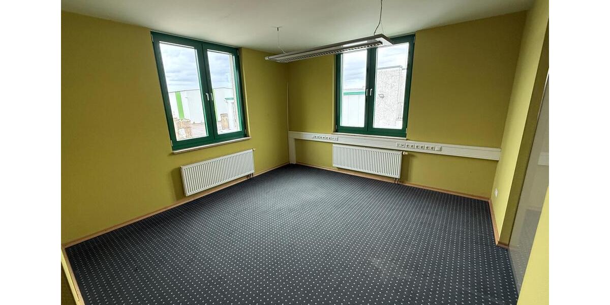 Große Gewerbeeinheit mit Glasfaseranschluss in Peitz zu vermieten! zimmer