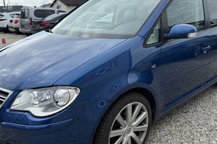 VW Touran 1.4 TSI DSG R-Line Highline Xenon Navi PDC 143.500 km 6.500 &euro; Altdorf 84032