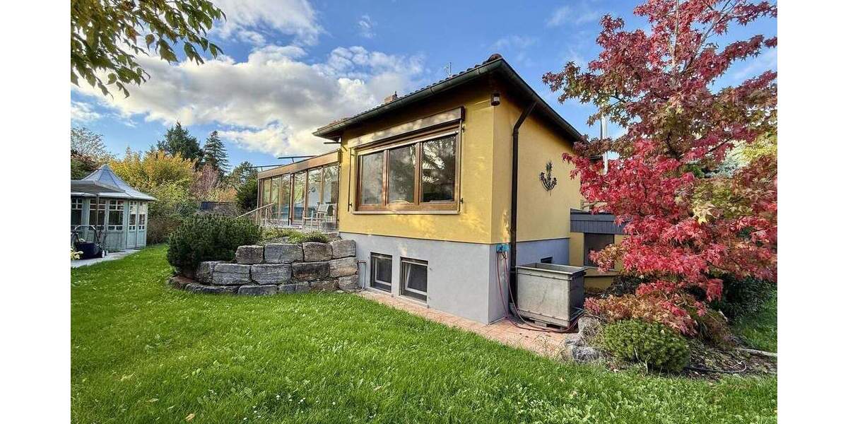 Bungalow Iphofen - 8 Zimmer, 214 m&sup2;, 2.350&euro; | Angebot:24320348