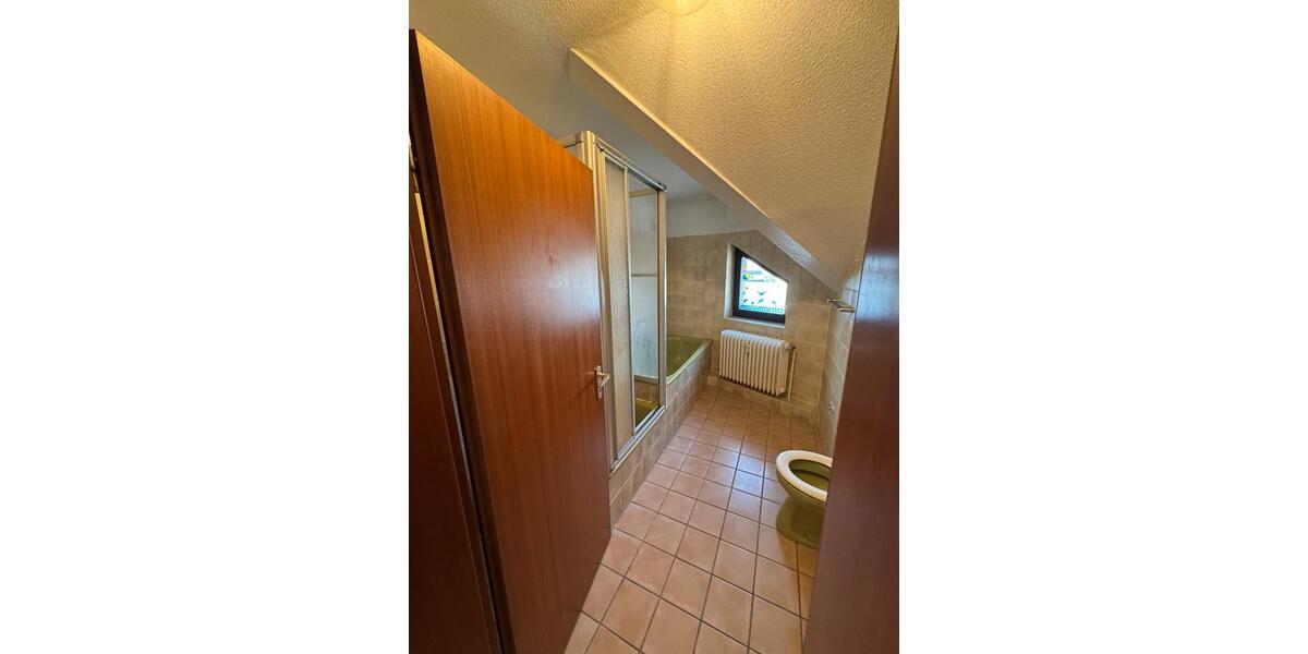 Dachgeschoßwohnung Rösrath - 2 Zimmer, 62 m&sup2;, 670&euro; | Angebot:24757138