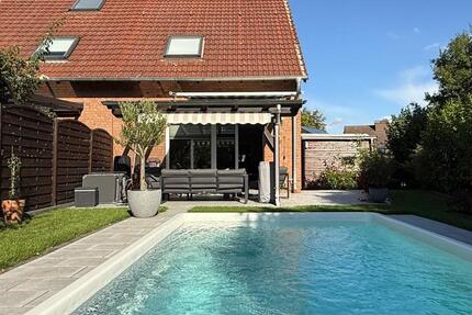 Doppelhaushälfte in top Lage mit Pool und Sauna!!!