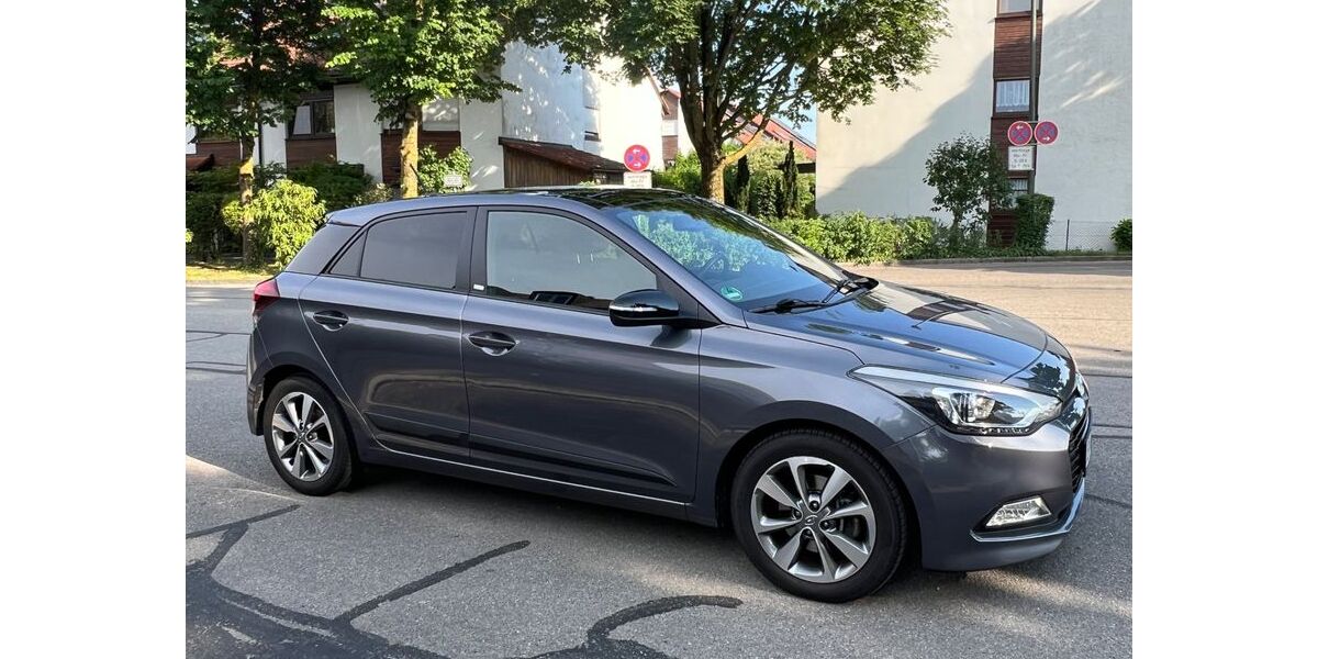 Hyundai i20 93.580 km 10.490 &euro; Erding 85435