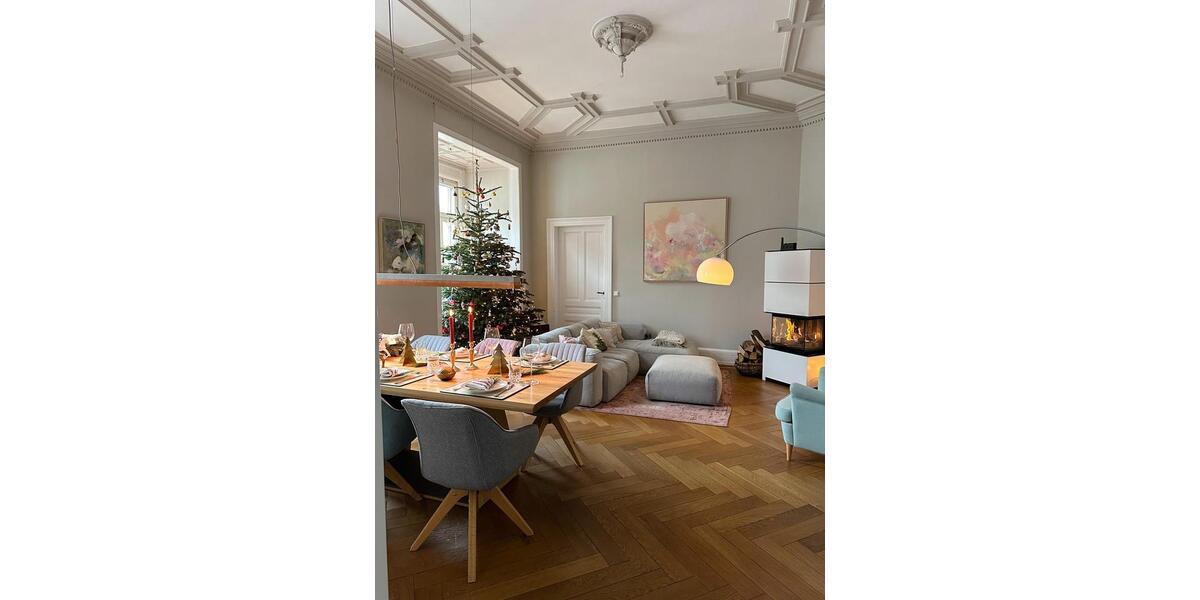 Westend-Juwel in Bestlage: Lichtdurchfluteter, kernsanierter Altbau mit Kamin, Stuckdecken, etc. 4 zimmer