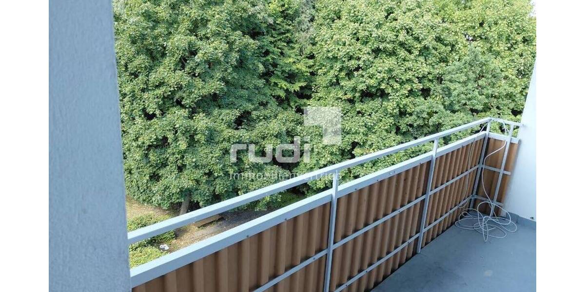 2-Zimmer frisch Renoviert 2 zimmer