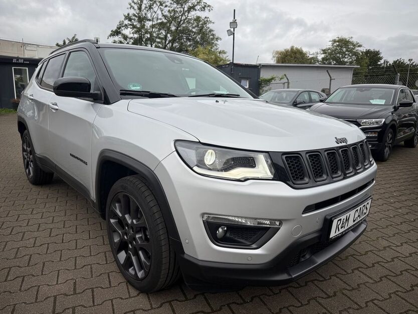 Jeep Compass 97.100 km 17.490 € Frankfurt 60386