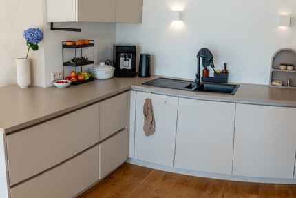 Moderne Erdgeschoßwohnung mit Sauna & Garten