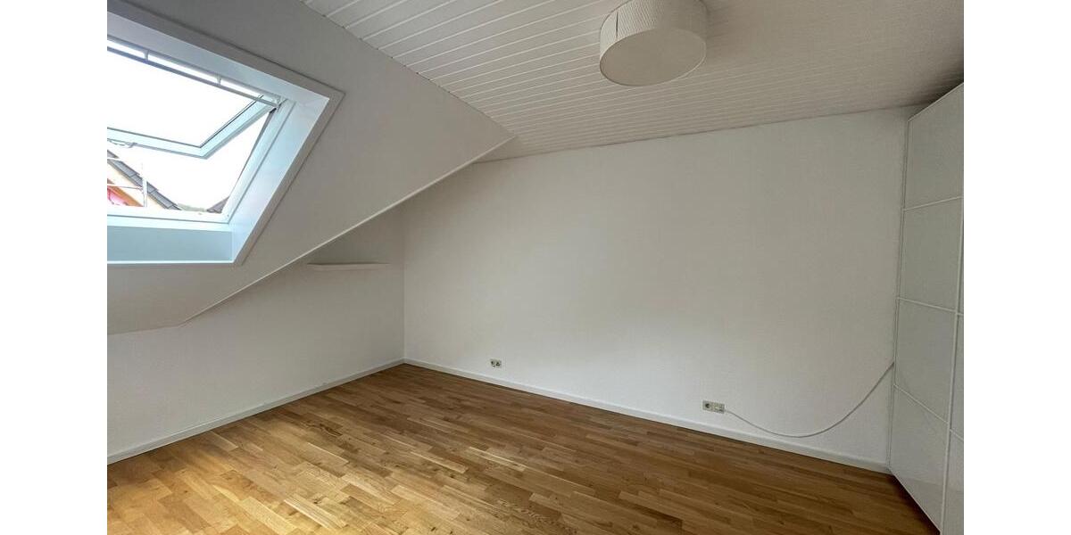 Dachgeschoßwohnung Idstein - 2 Zimmer, 43 m&sup2;, 625&euro; | Angebot:26272085